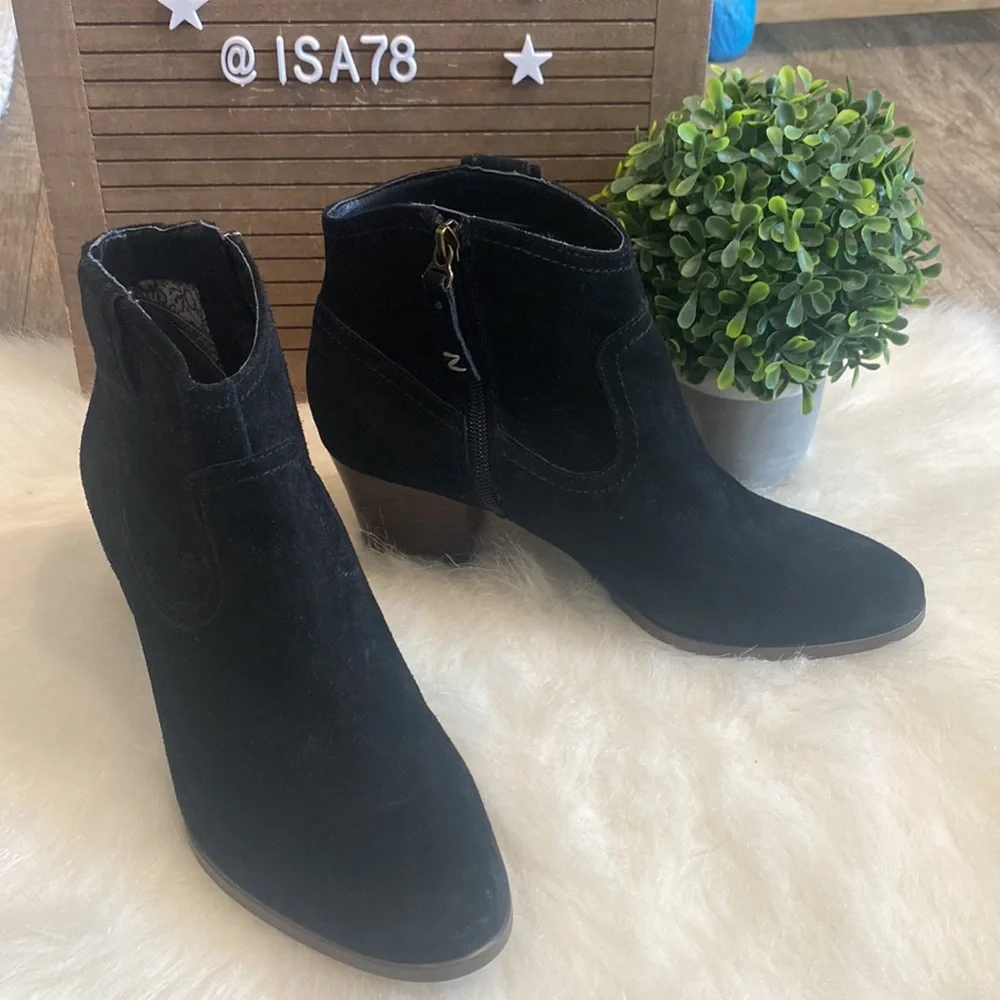 ZODIAC KELA Suede Ankle Boots